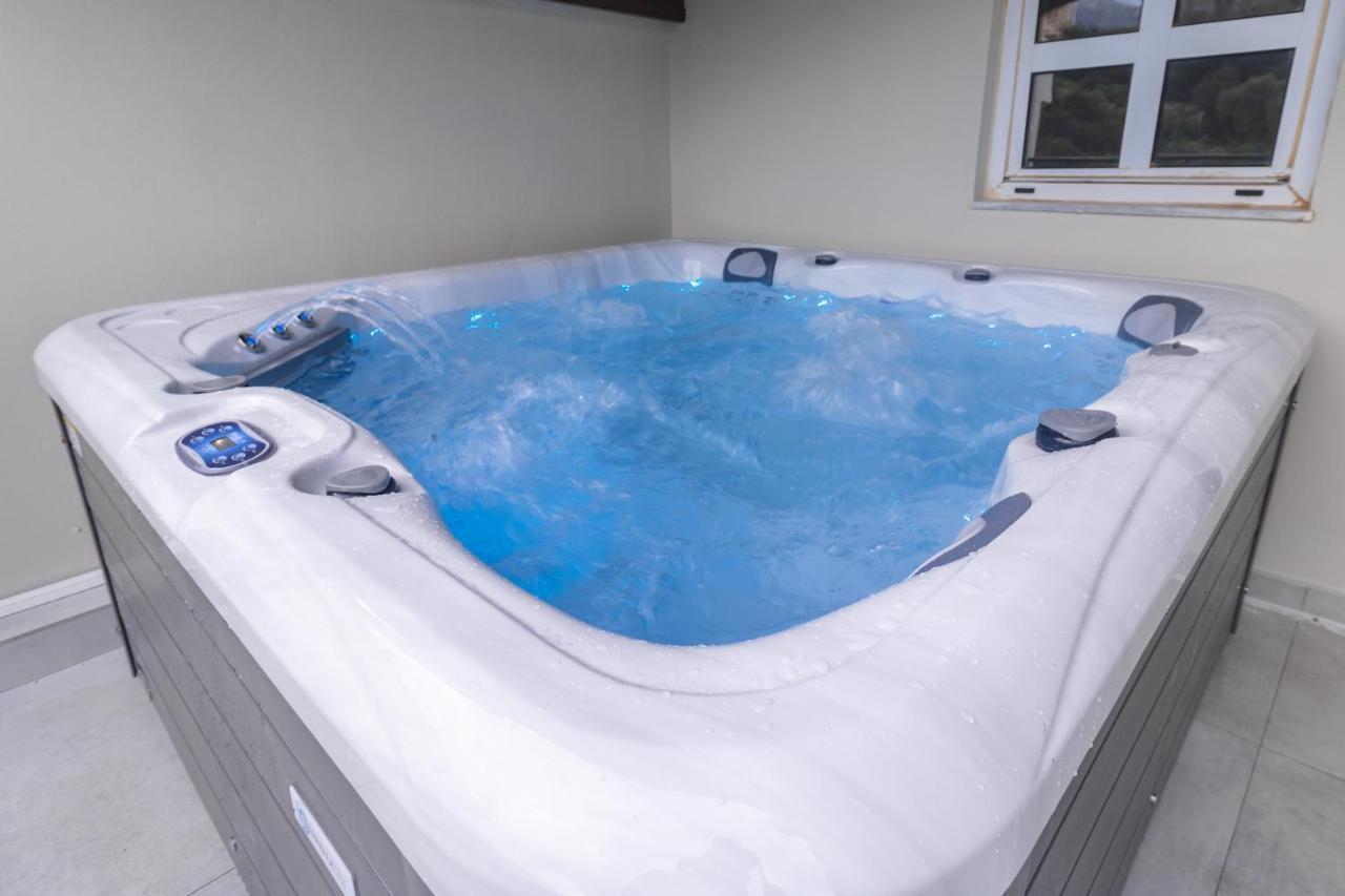 Villa Ventus, 40Sqm Private Pool & Hot Tub! Roussospítion Eksteriør bilde