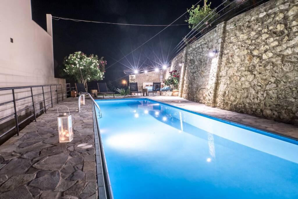 Villa Ventus, 40Sqm Private Pool & Hot Tub! Roussospítion Eksteriør bilde