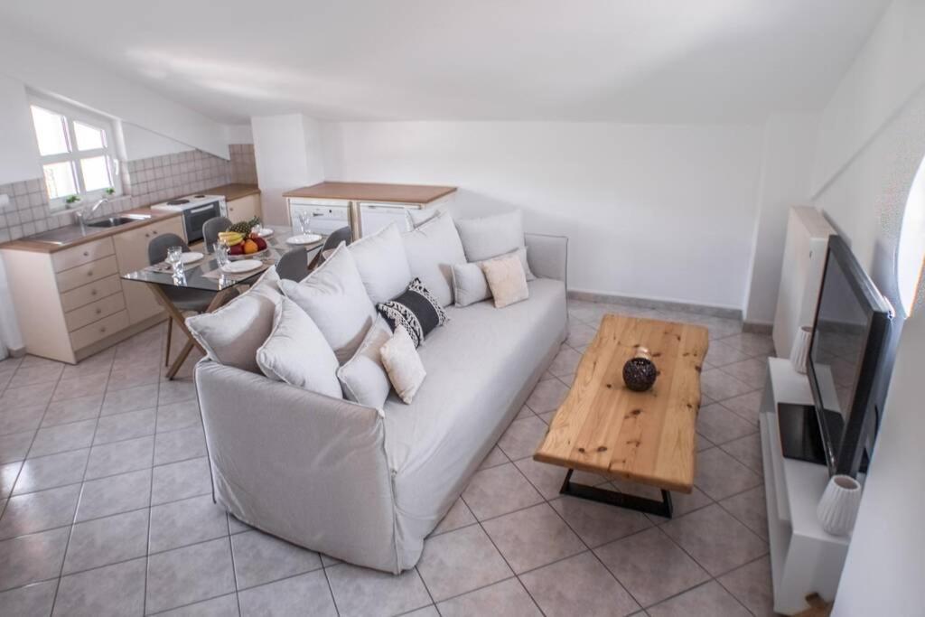 Villa Ventus, 40Sqm Private Pool & Hot Tub! Roussospítion Eksteriør bilde